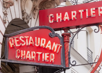 Les Bouillons Chartier : une expérience culinaire parisienne singulière