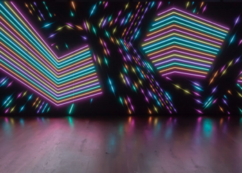 INTO THE LIGHT : L’EXPO, une expérience immersive à la Grande Halle de la Villette