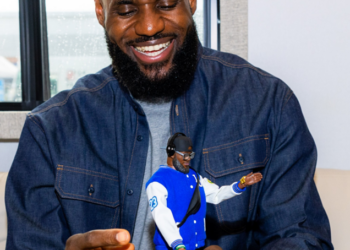 Barbie dévoile LeBron James en poupée : une première pour Ken®