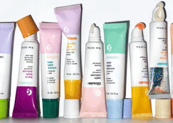 Glossier entre chez Sephora : le pari retail