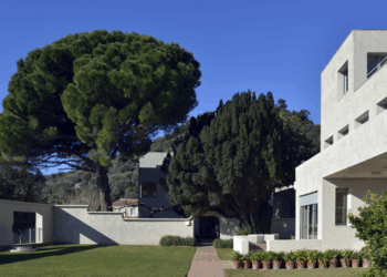 Hugo Lucchino prend les clés de la villa Noailles