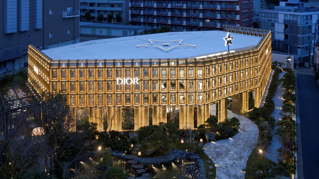Du parquet Versailles aux forêts de bambous : Dior change de décor, pas d’ego