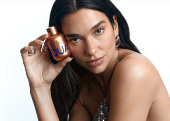 Dua Lipa débarque à Paris : skincare millimétrée, glow calibré et matcha
