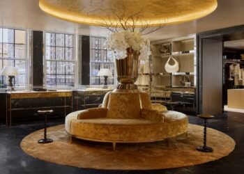 Schiaparelli prend ses quartiers chez Bergdorf Goodman