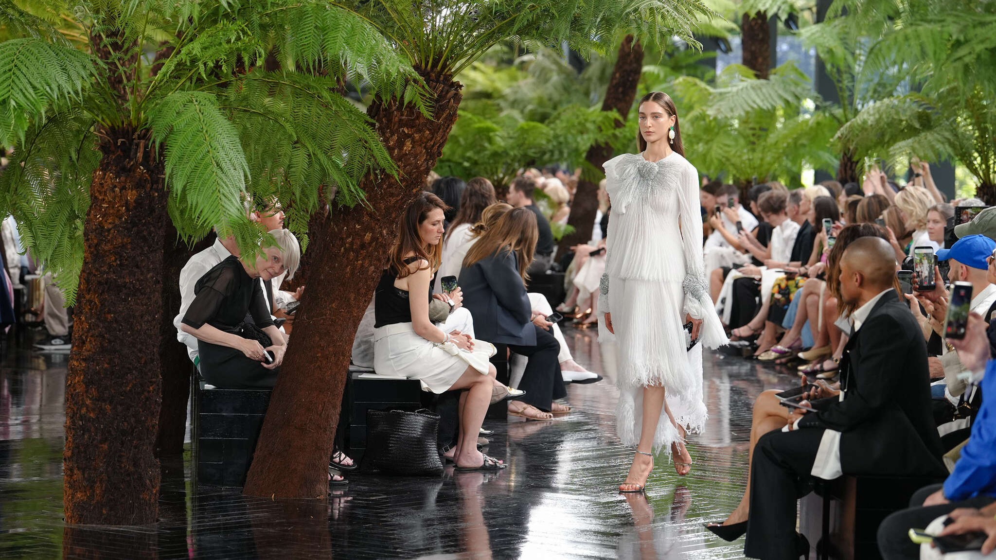Chez Dior, Jonathan Anderson plie le game