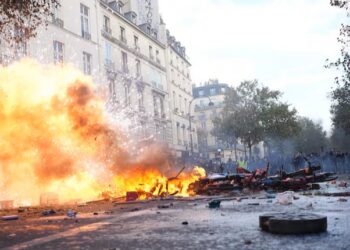 Pillages : la Macronie découvre que les voleurs ont Internet